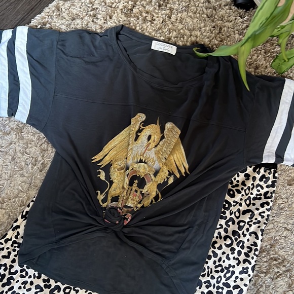 Free People Tops - Cute rocker Queen tee DayDreamer M awesome cond